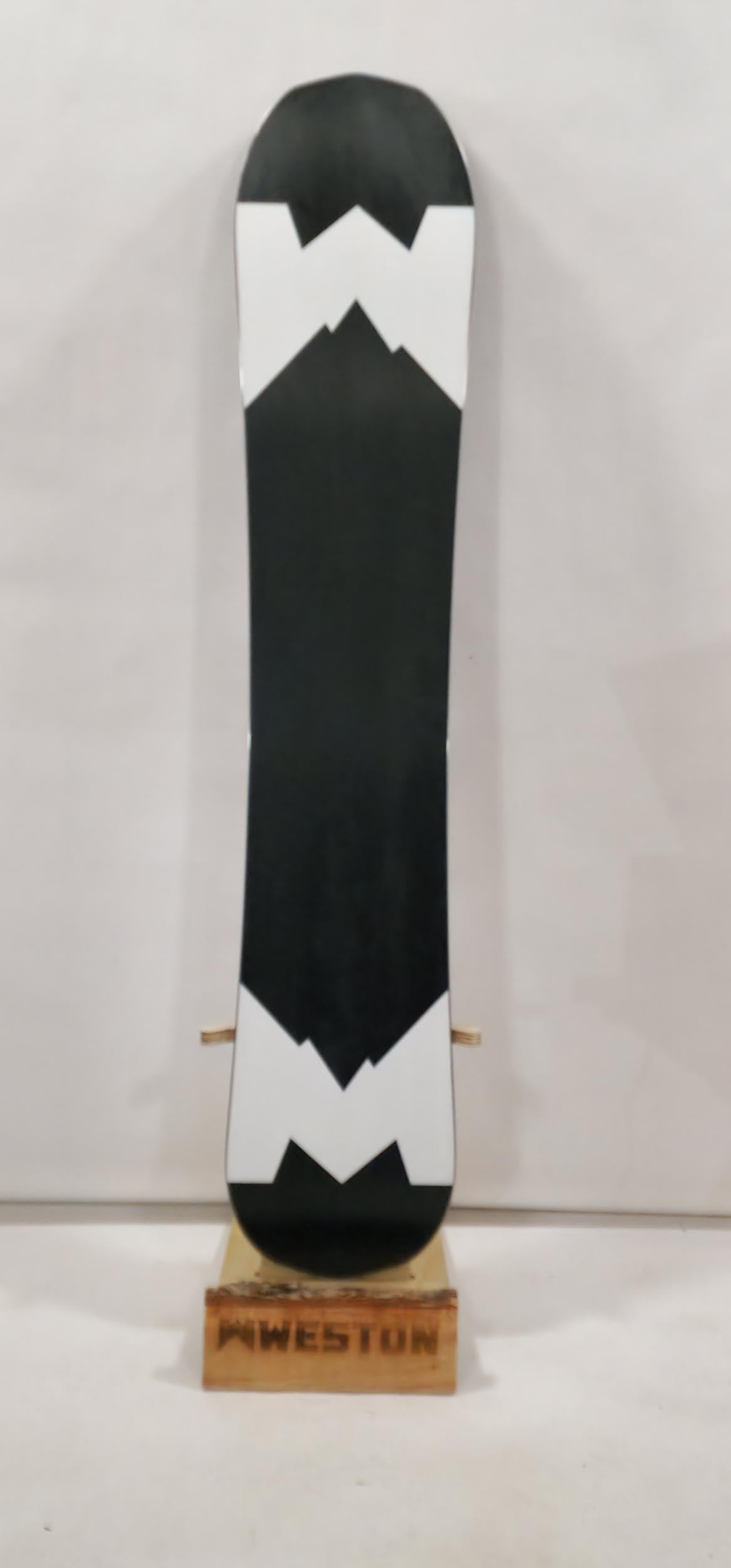 #279 Grnarnia Snowboard Demo 147 Great Condition