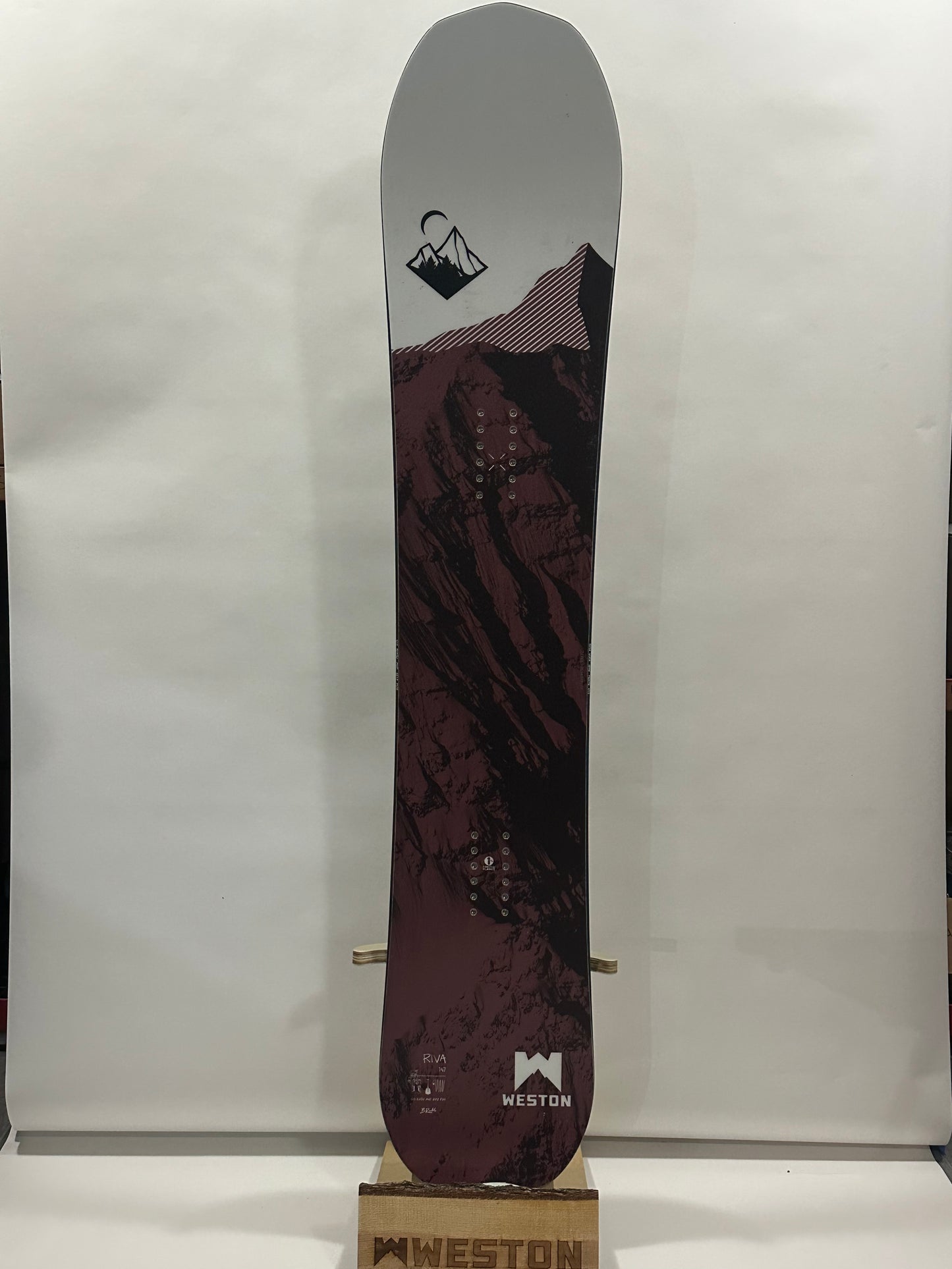 #12 - Riva Snowboard 147 - Excellent Condition