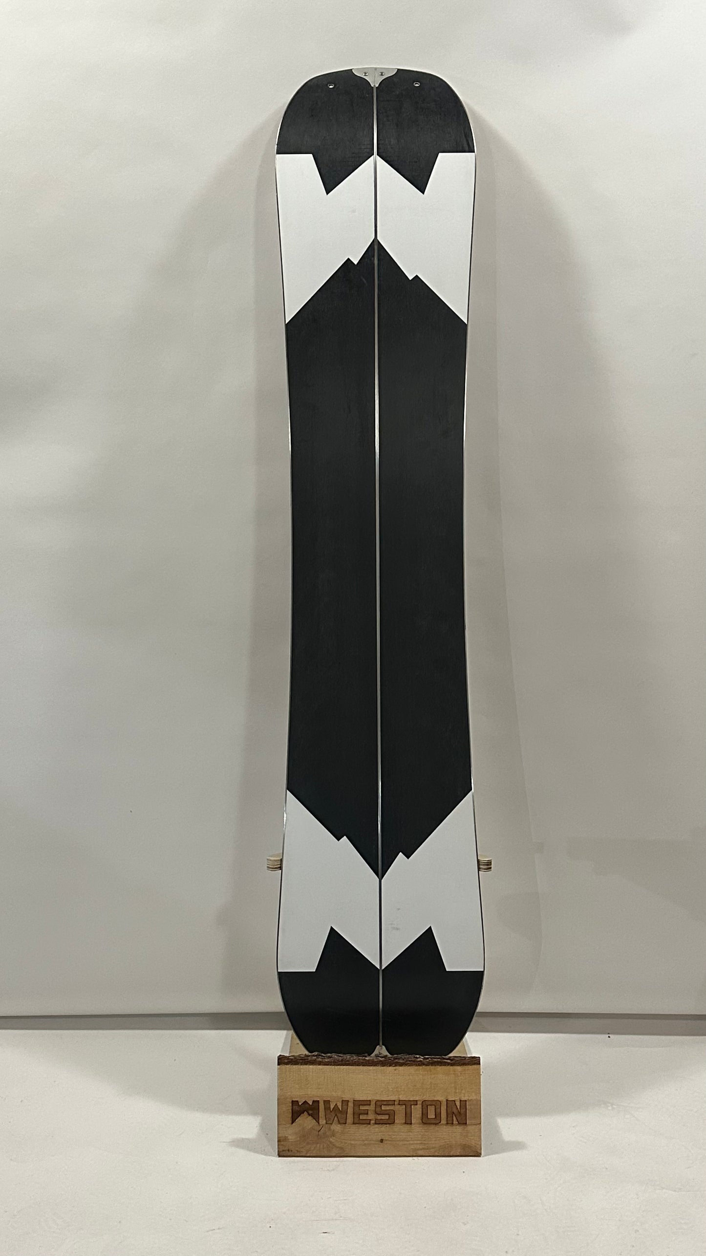 #330 - Range Splitboard with Skins 158W - Excellent Condition