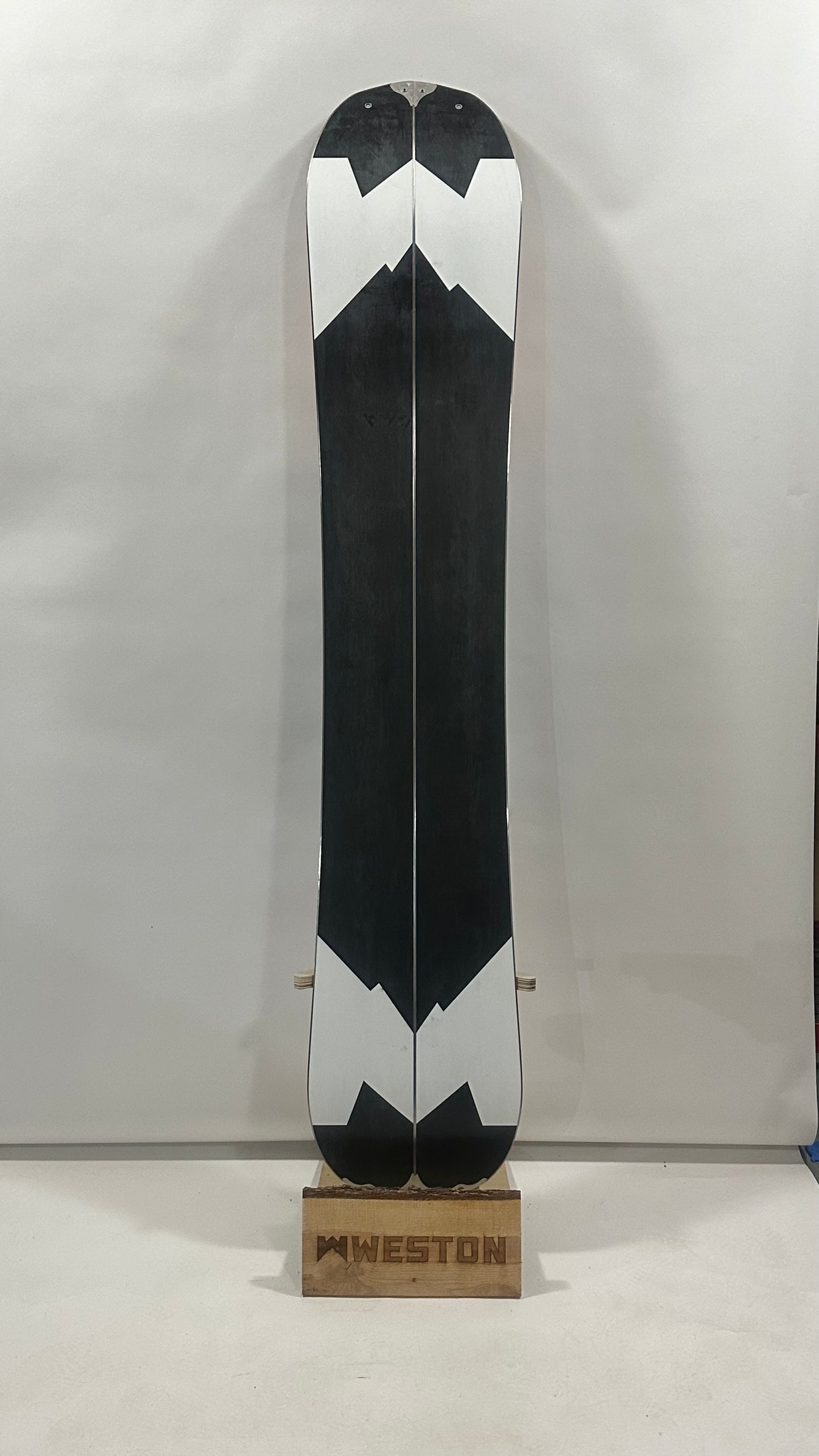 #334 - Ridgeline Splitboard with Skins 162 - Excellent Condition