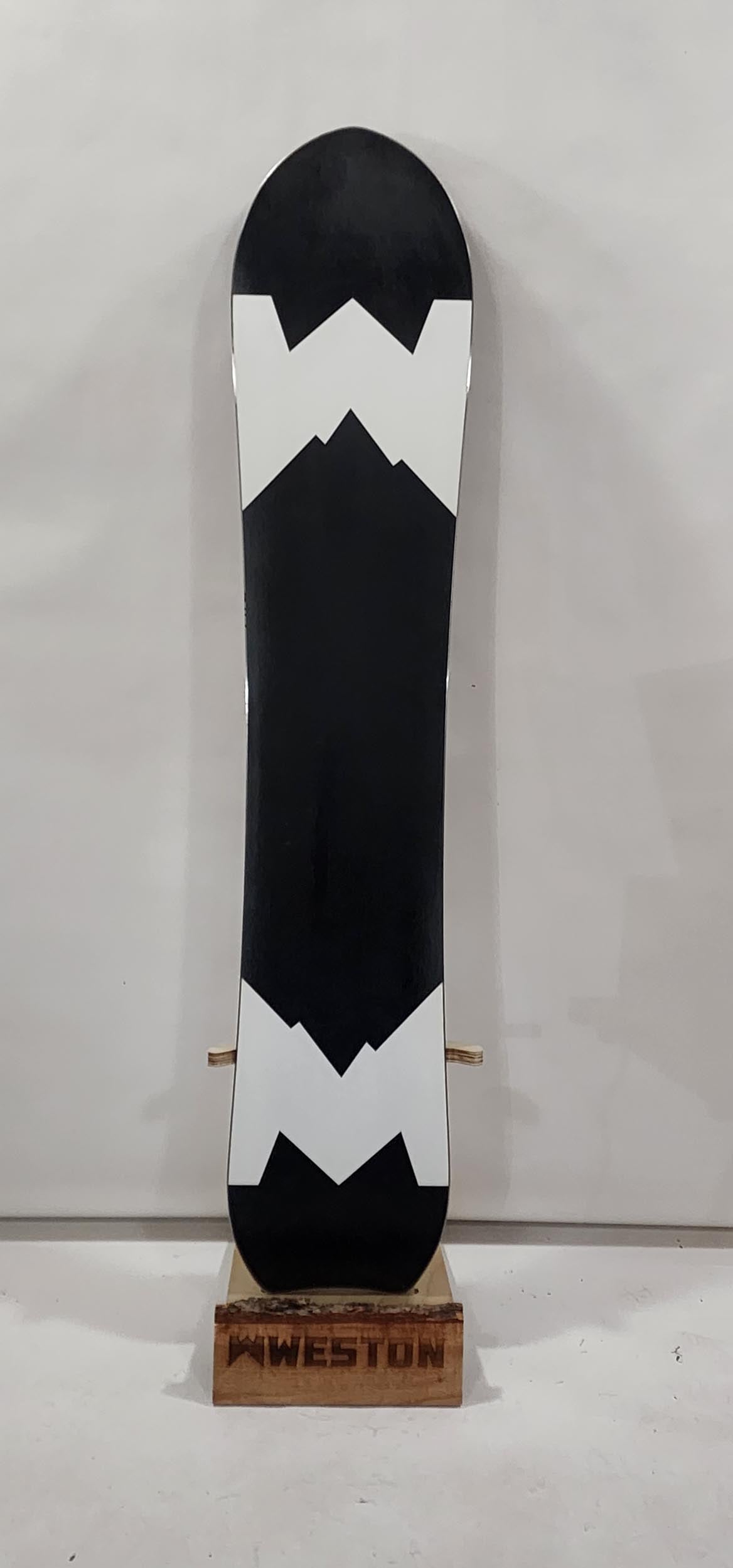#262 25/26 Eclipse Snowboard Demo 145 Like New