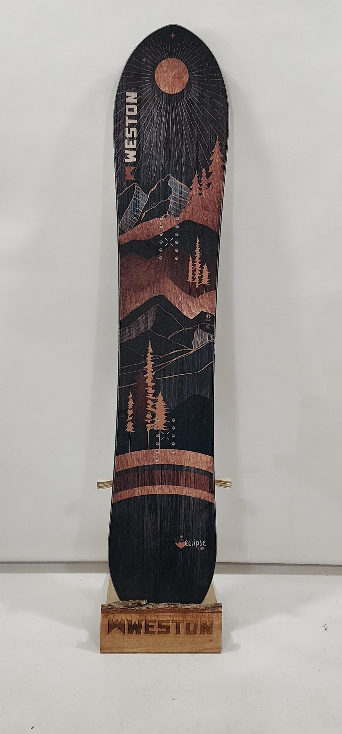 #262 25/26 Eclipse Snowboard Demo 145 Like New