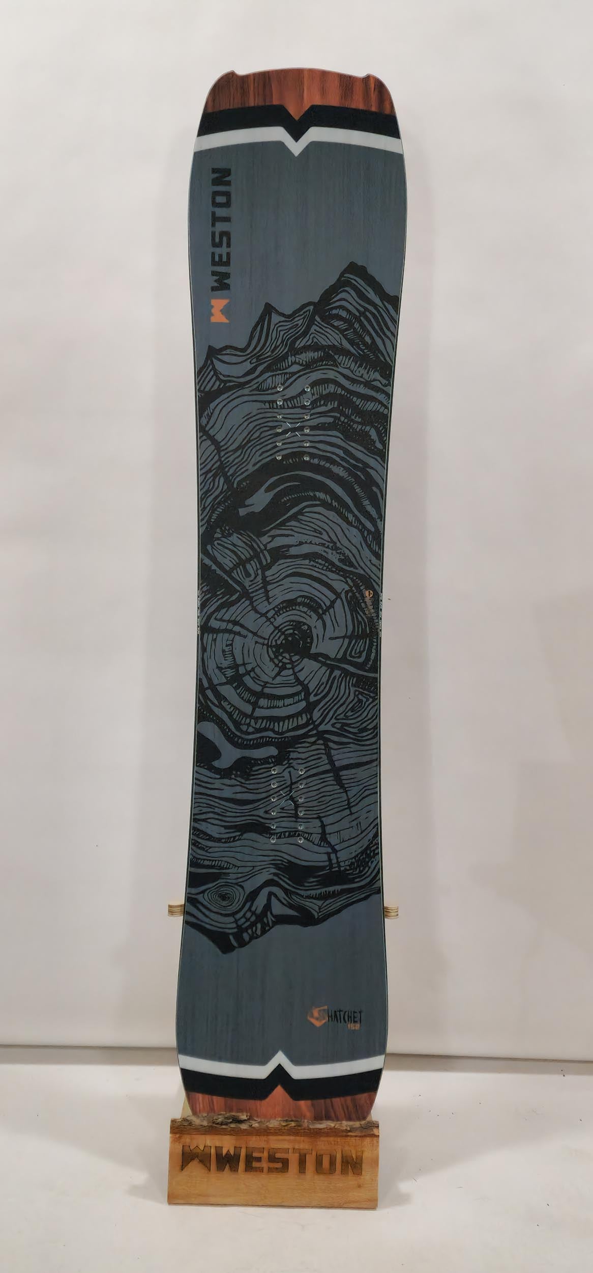 #271 Hatchet Snowboard Demo 152 Like new