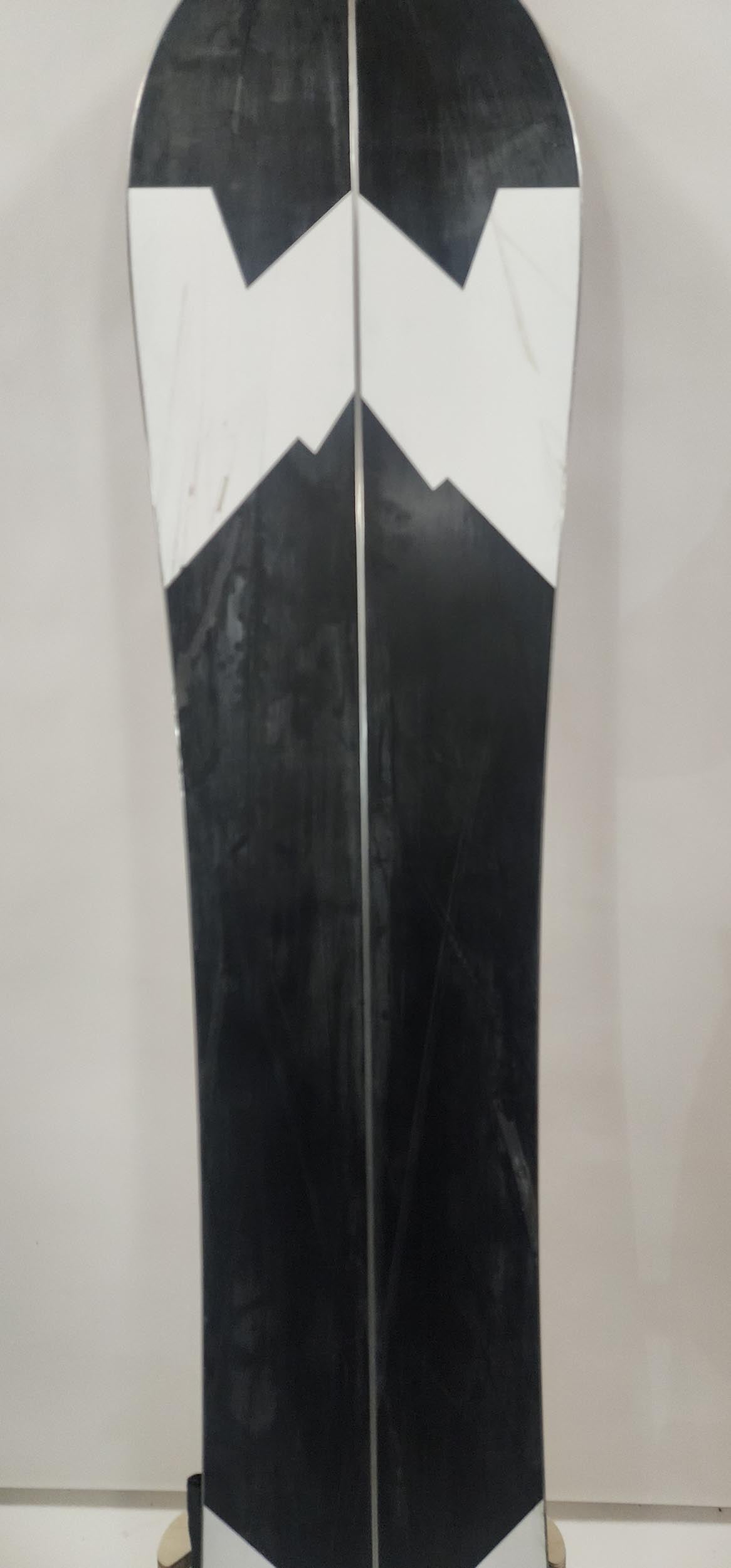 #288 25/26 Backwoods Splitboard 160 w/skin #3 Demo Poor Condition