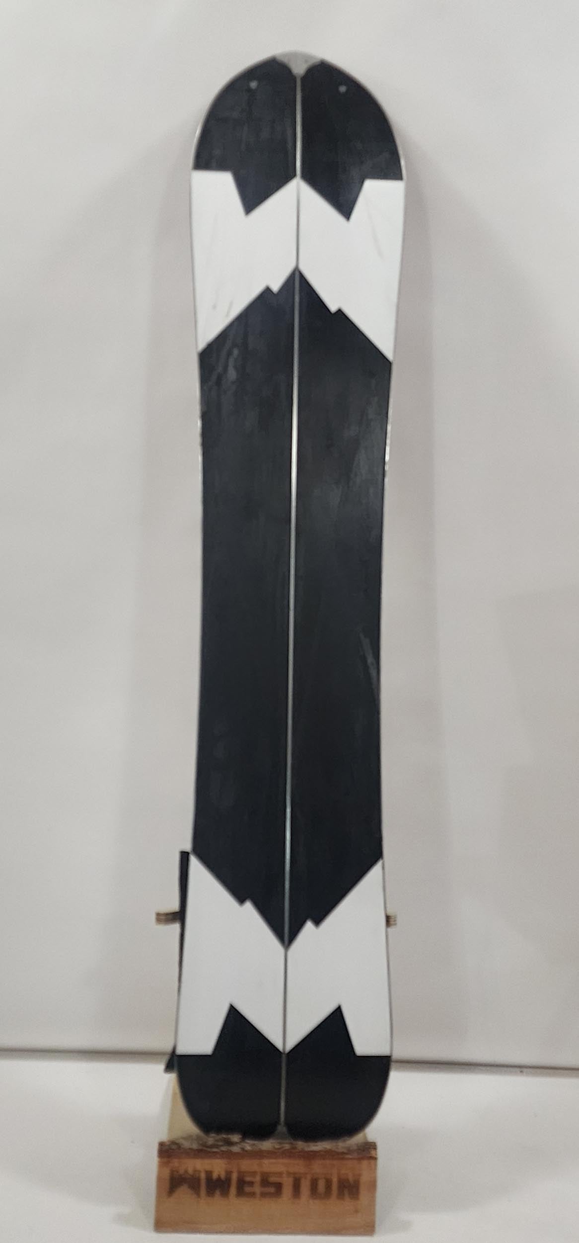 #288 25/26 Backwoods Splitboard 160 w/skin #3 Demo Poor Condition