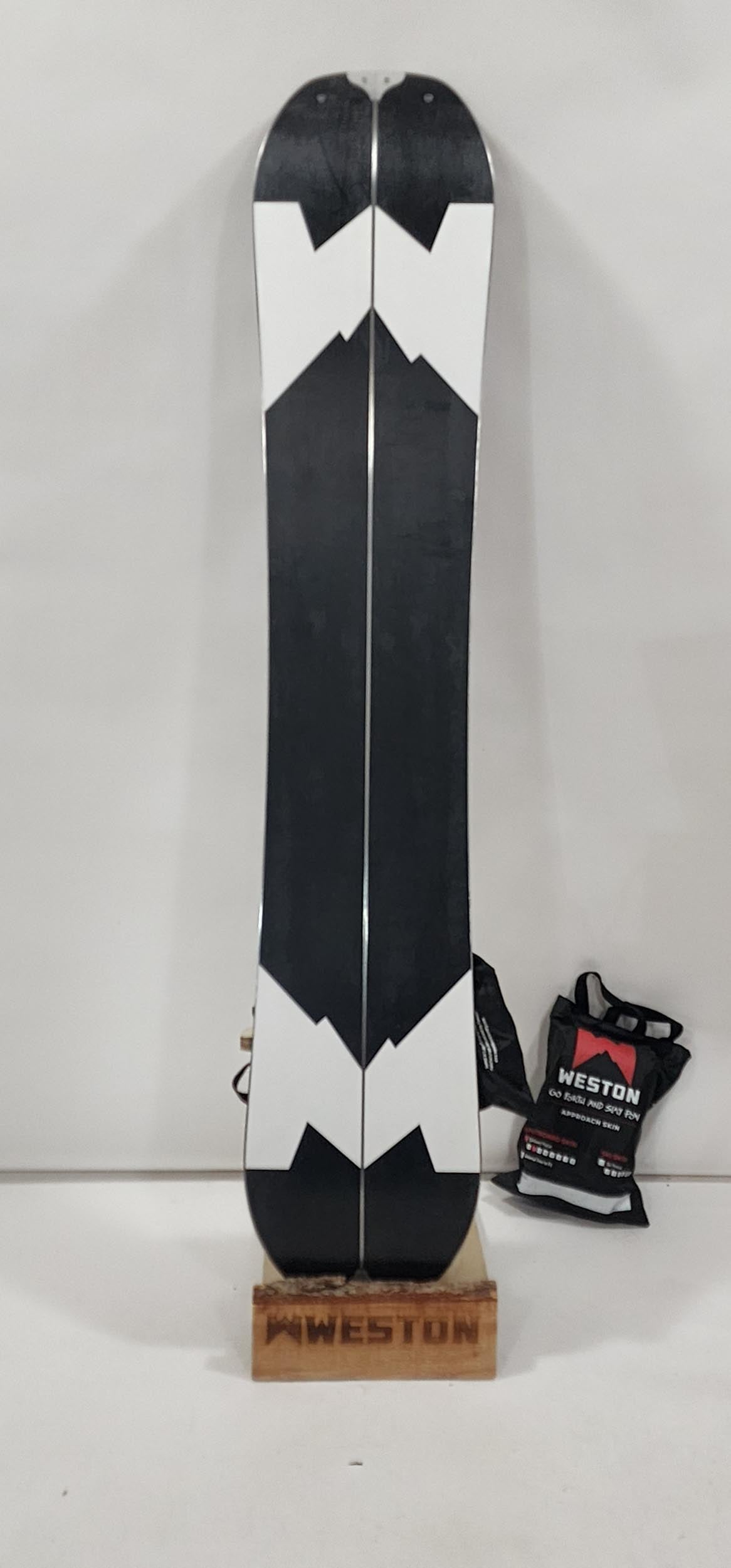 #302 25/26 Dream Machine Splitboard 149 w/skin #2 Demo great condition